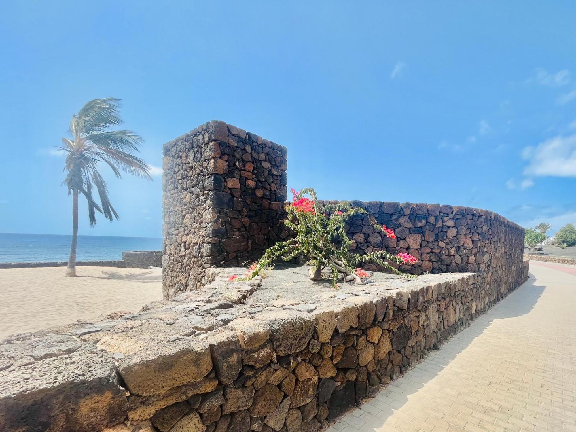 Trinity House En Playa Bastian Villa Costa Teguise Bagian luar foto